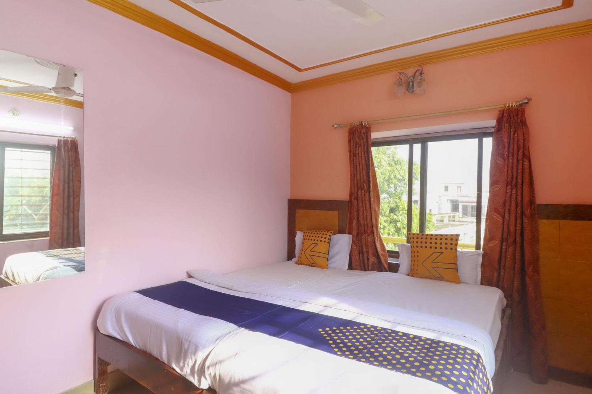 Spot On 75963 Hotel Prince Bodh Gaya Ngoại thất bức ảnh